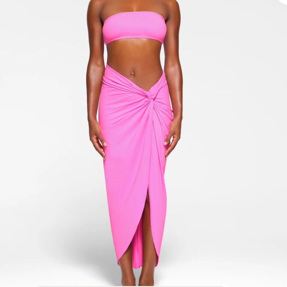 Skims sarong skirt pink size small